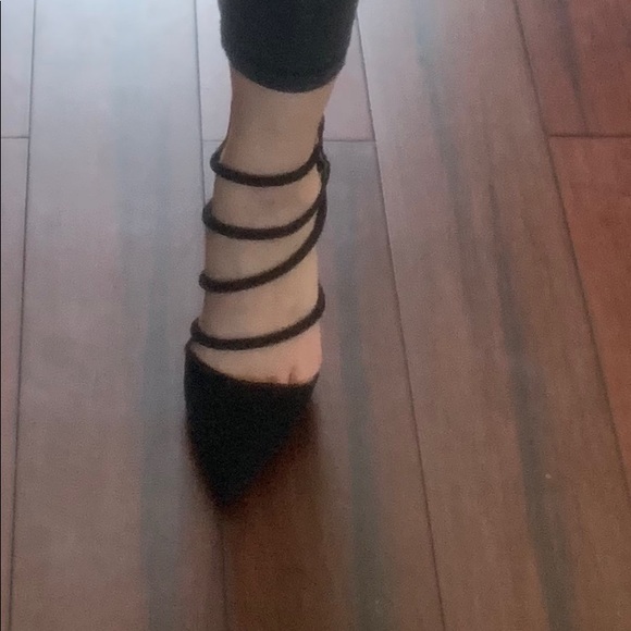 Cute strappy heels - Picture 8 of 8